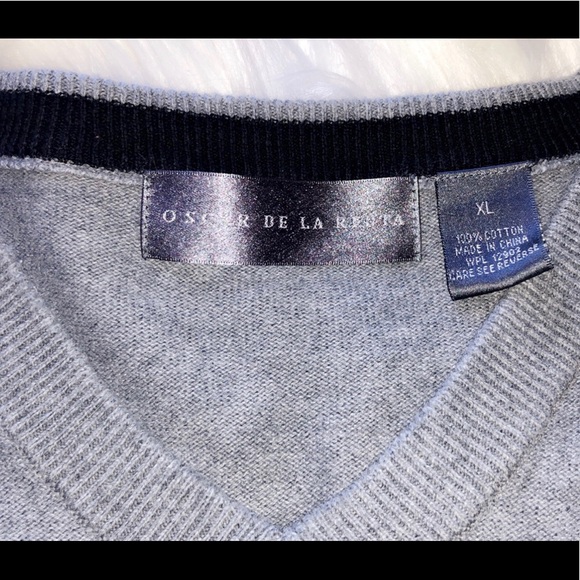 OSCAR DE LA RENTA Knit Diamond Print Sweater Vest - Picture 4 of 5